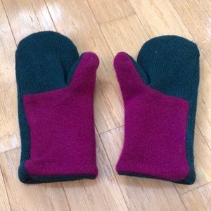 Upcycled wool/cashmere and fleece mittens